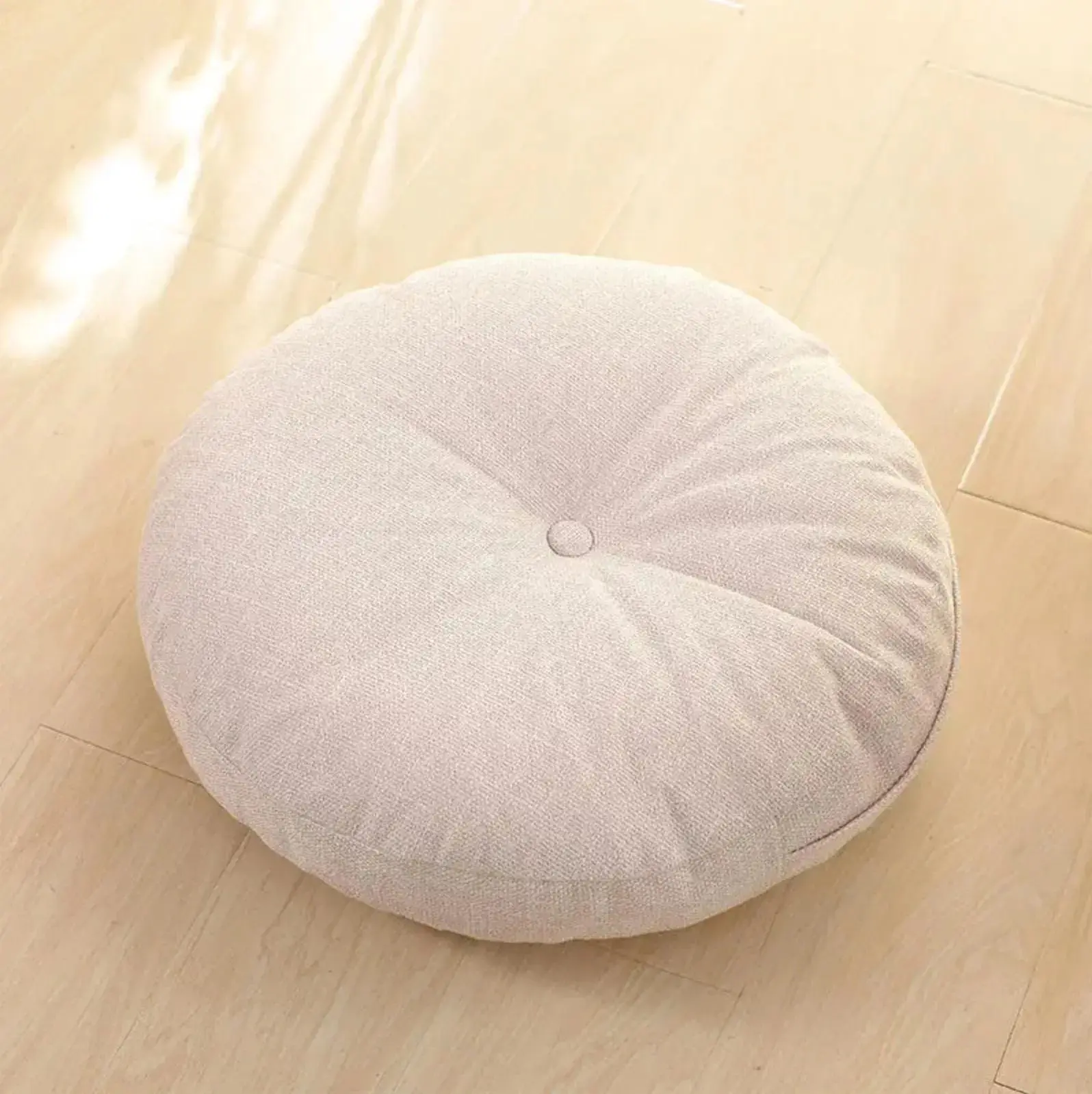 Round monochrome Japanese cushion 'Kadoma' - Image 4
