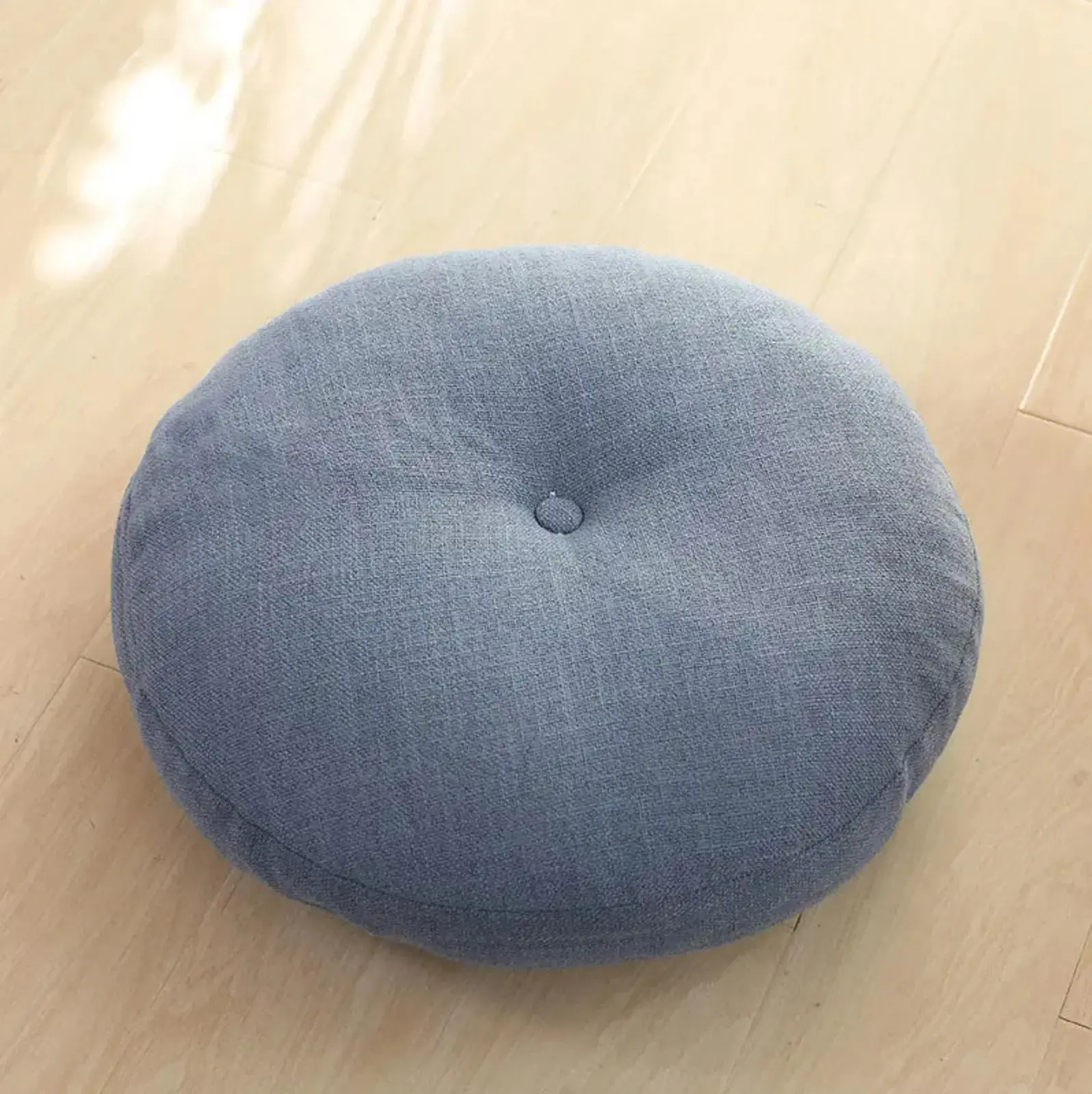 Round monochrome Japanese cushion 'Kadoma' - Image 5
