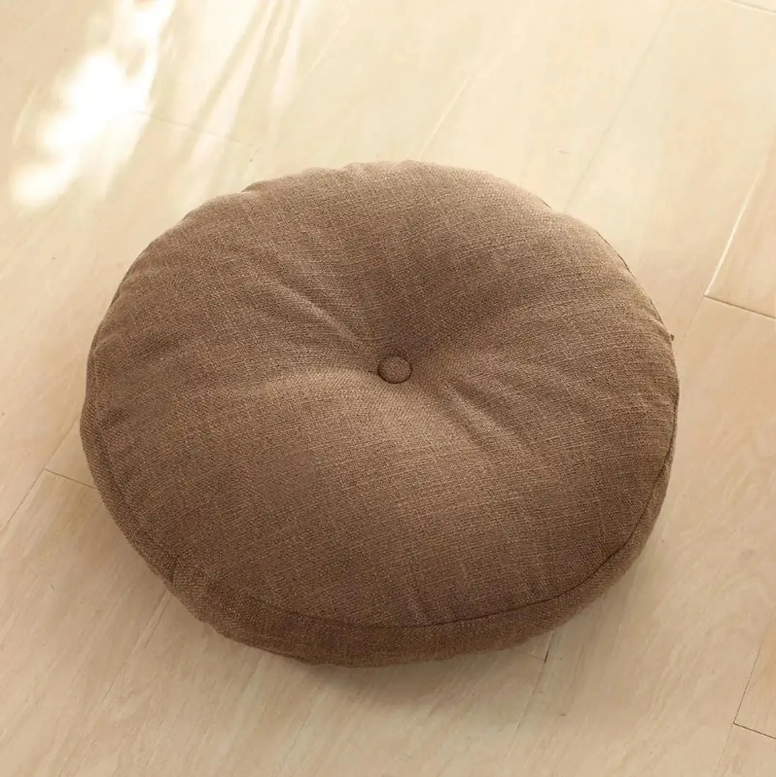 Round monochrome Japanese cushion 'Kadoma' - Image 6
