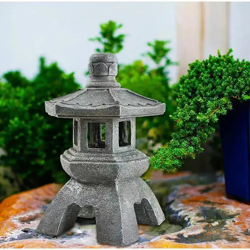 Japanese outdoor lantern - Image 2
