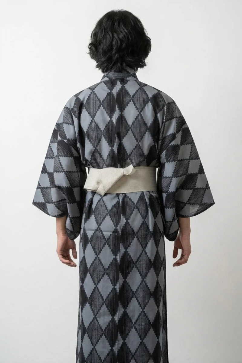 Traditional Japanese Kimono 'Hishigata' - Image 2